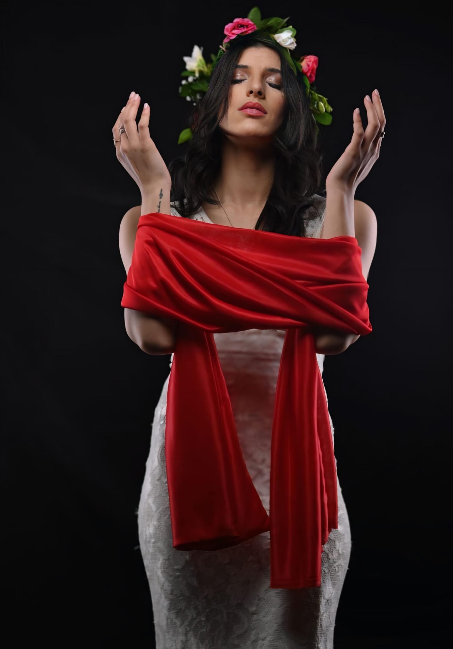 تقديم خطاب السيدة منال الشرقي إزاهي سفيرة السلام الدولية، فنانة من أجل السلام،